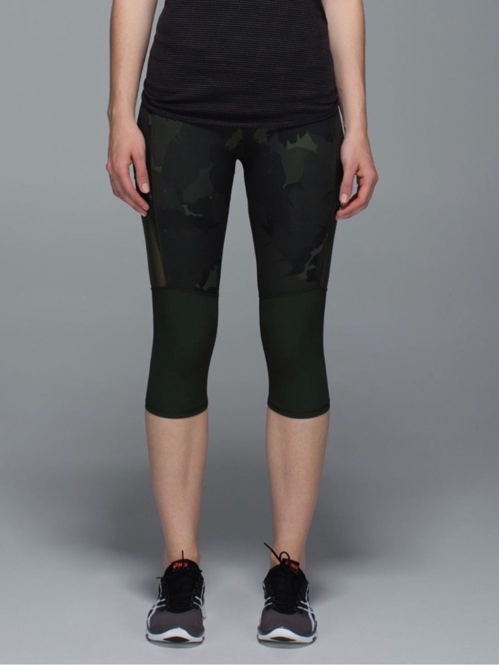 Lululemon Training Tough Crop Full-On Luxtreme Capris Palm Party Gator Green Sz4